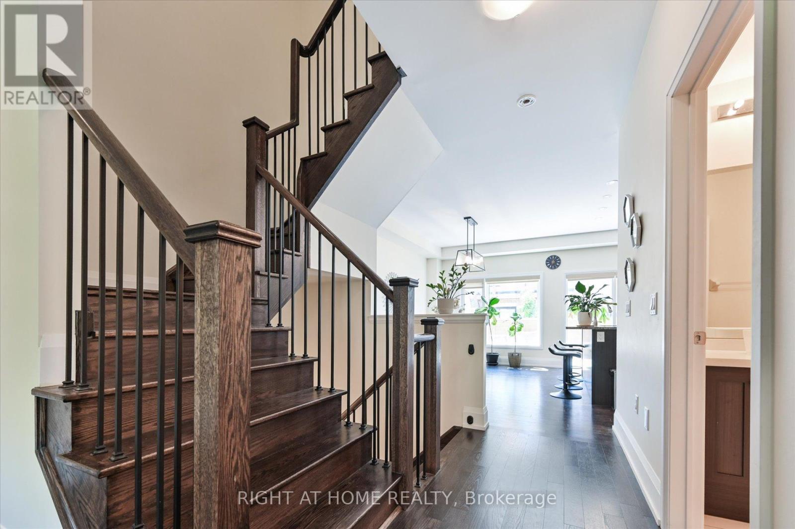 18 KENNETH WOOD CRESCENT - 10