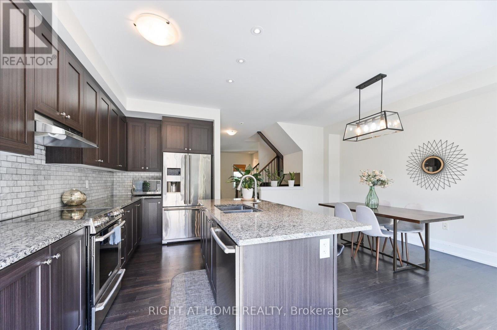 18 KENNETH WOOD CRESCENT - 11