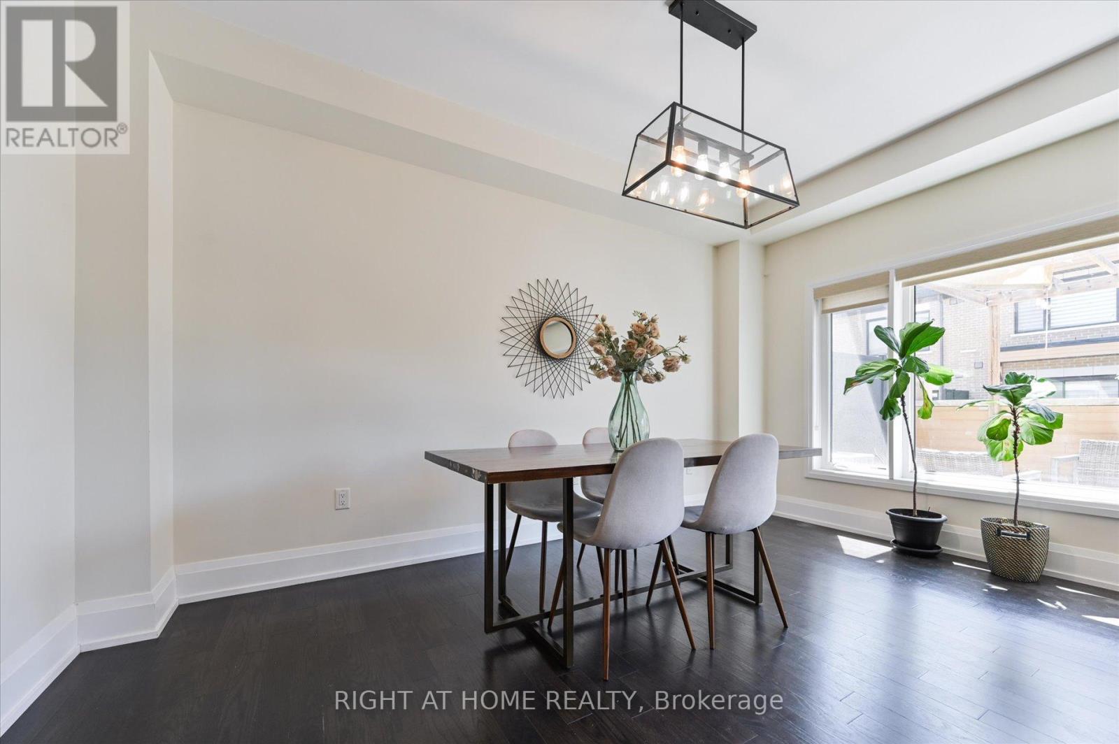 18 KENNETH WOOD CRESCENT - 12