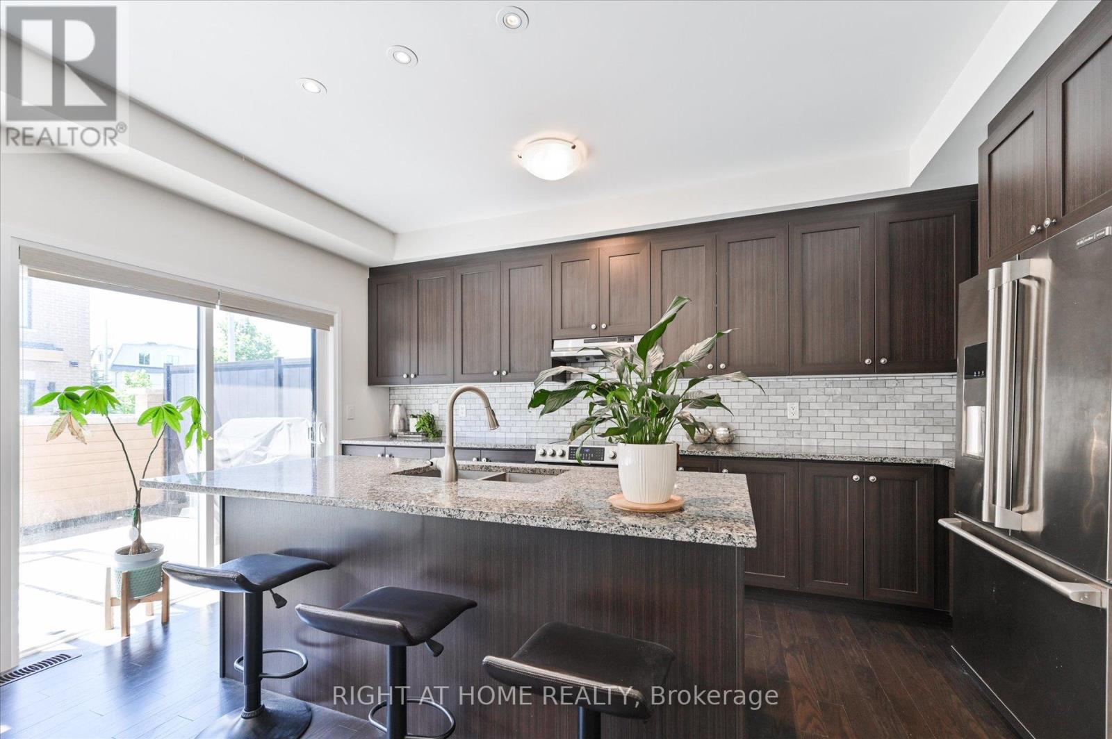 18 KENNETH WOOD CRESCENT - 14