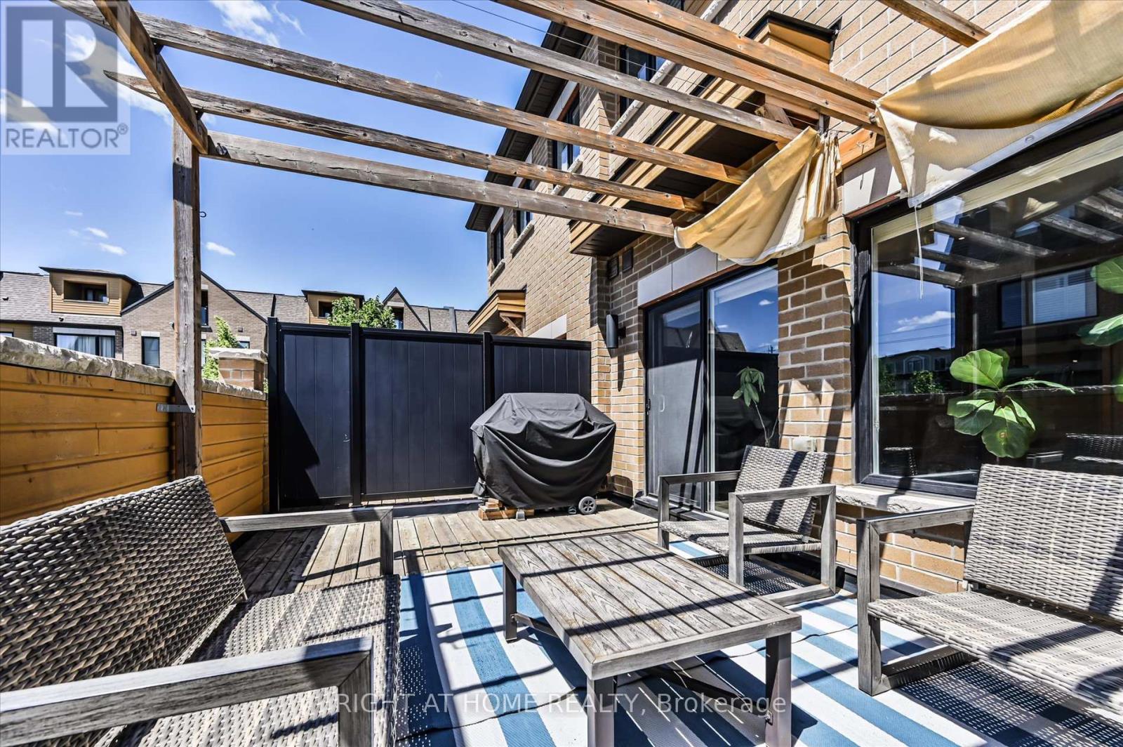 18 KENNETH WOOD CRESCENT - 15