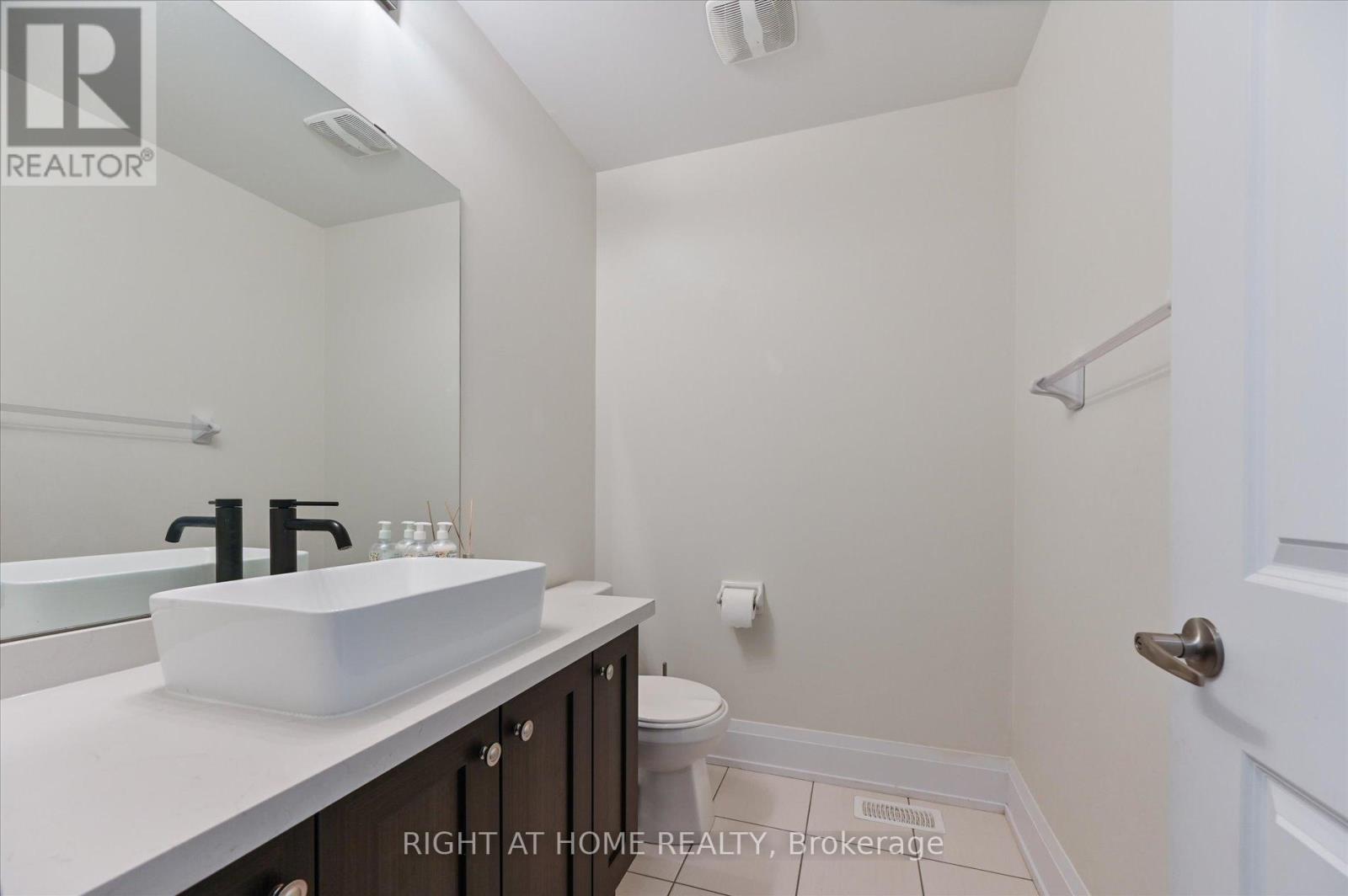 18 KENNETH WOOD CRESCENT - 16