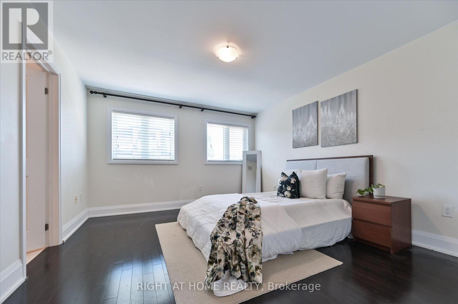 18 KENNETH WOOD CRESCENT - 18