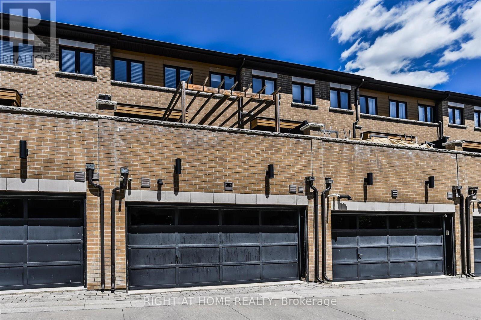 18 KENNETH WOOD CRESCENT - 24