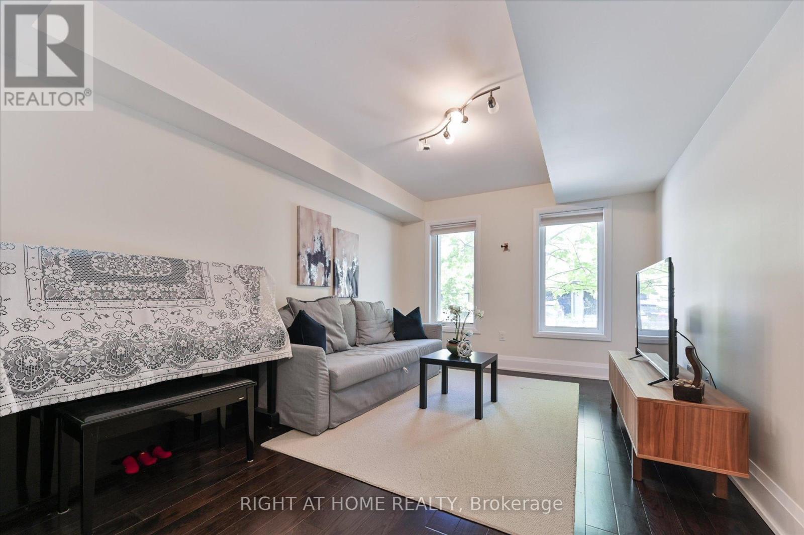 18 KENNETH WOOD CRESCENT - 3