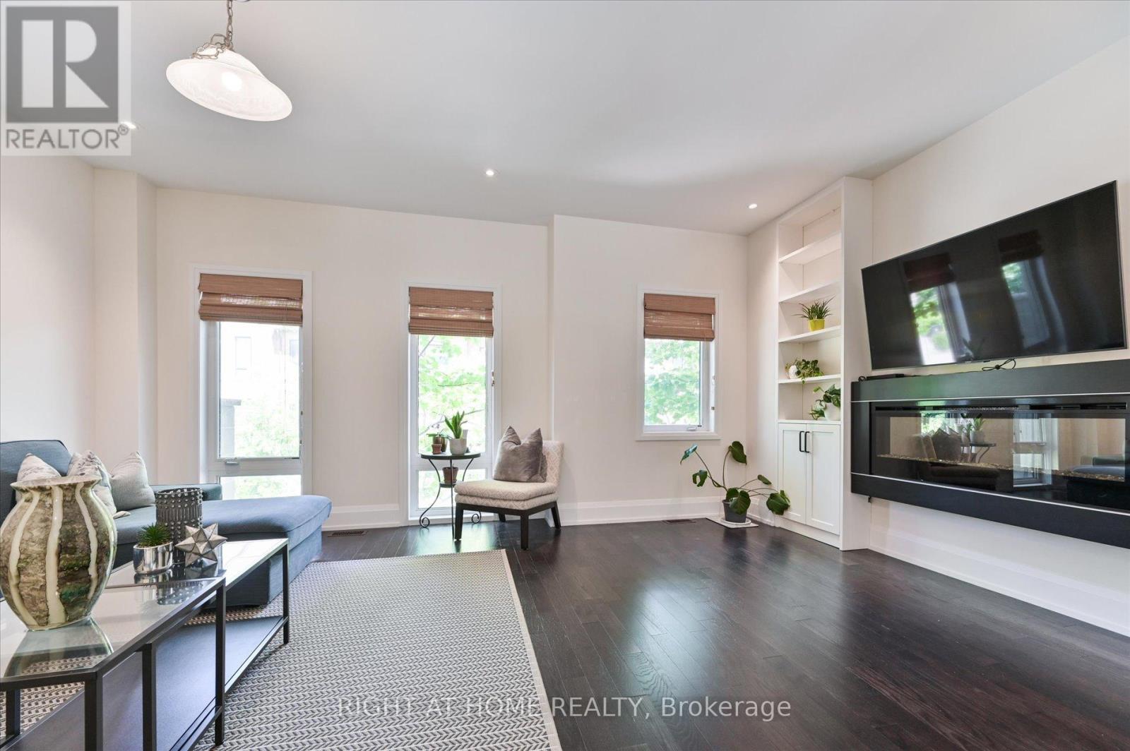 18 KENNETH WOOD CRESCENT - Image 7
