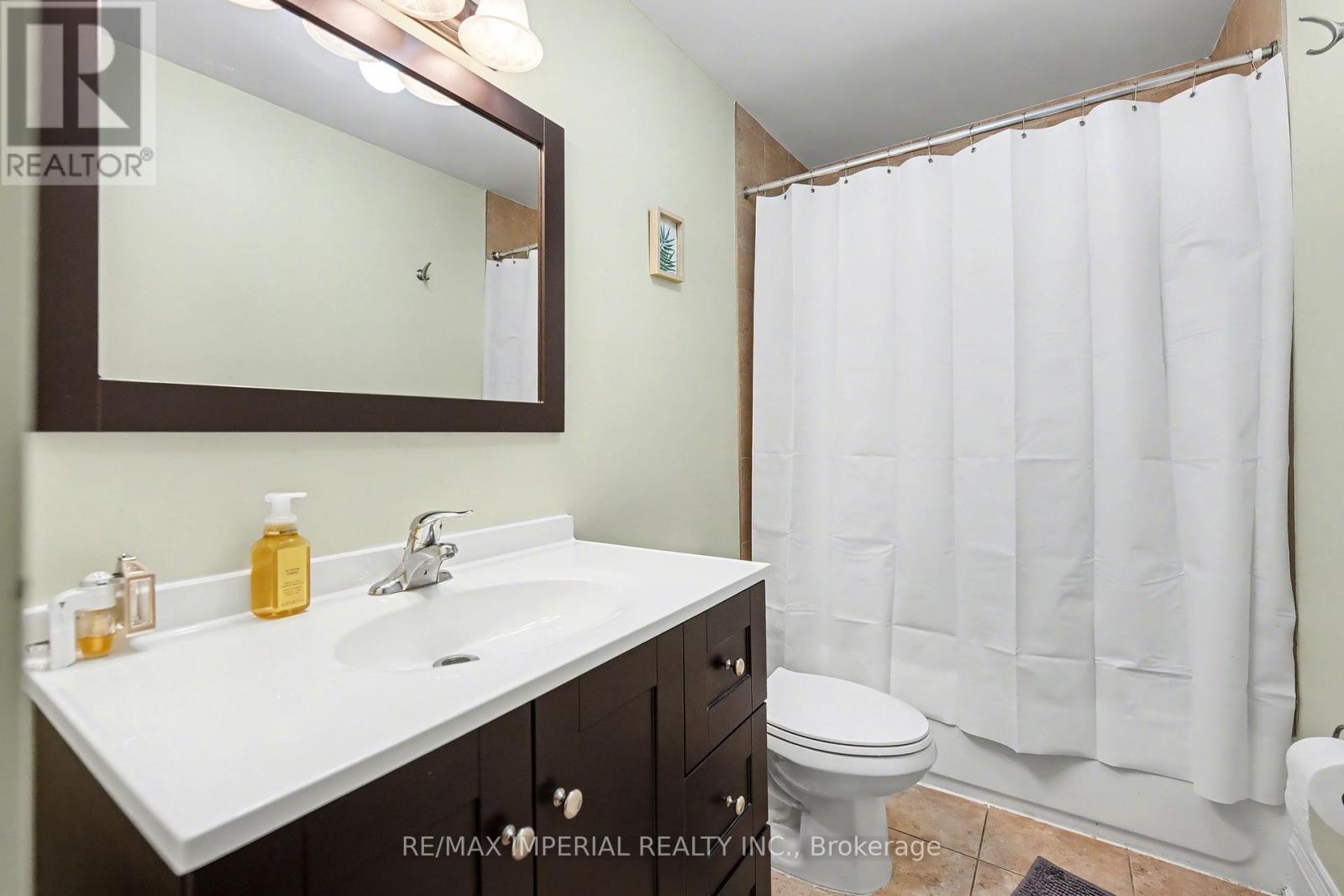 #2 2964 ISLINGTON AVENUE - 23