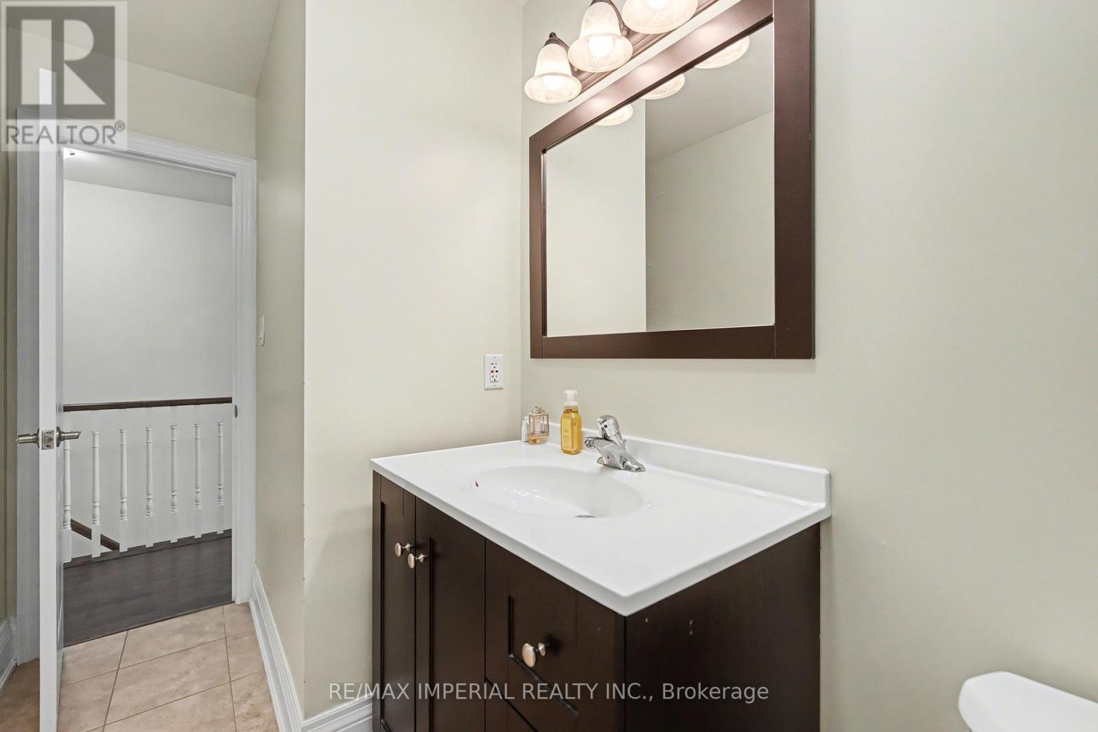 #2 2964 ISLINGTON AVENUE - 24