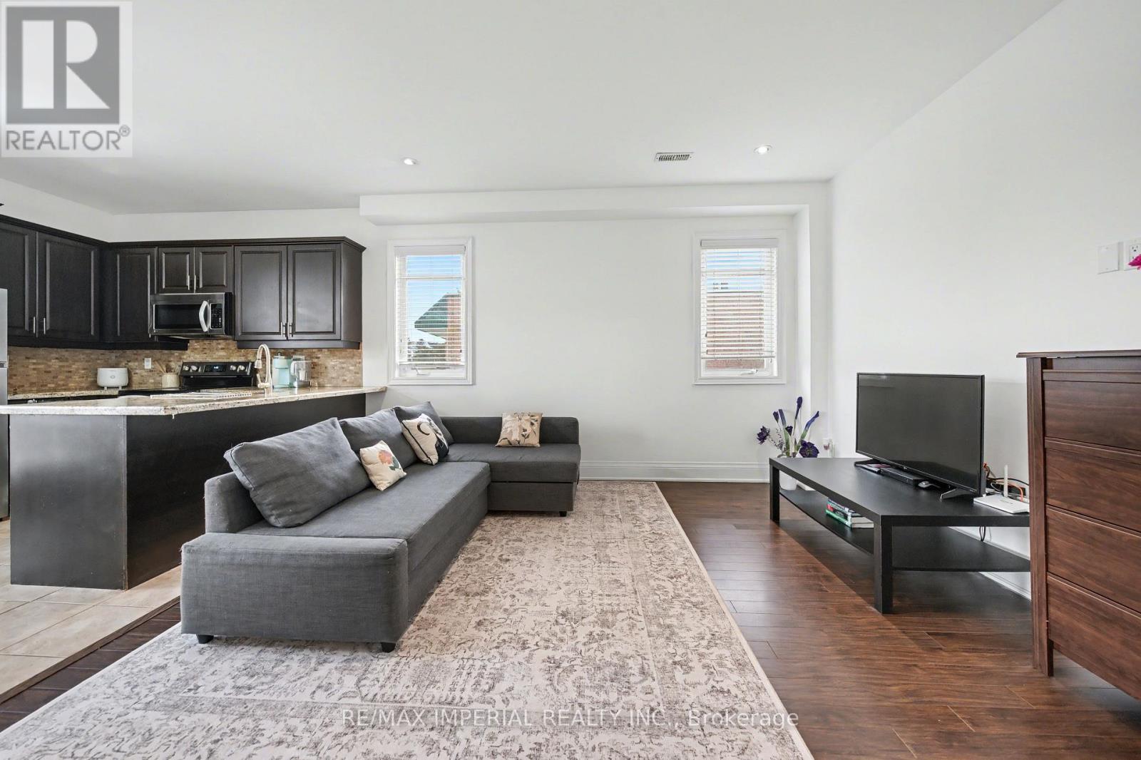 #2 2964 ISLINGTON AVENUE - 5