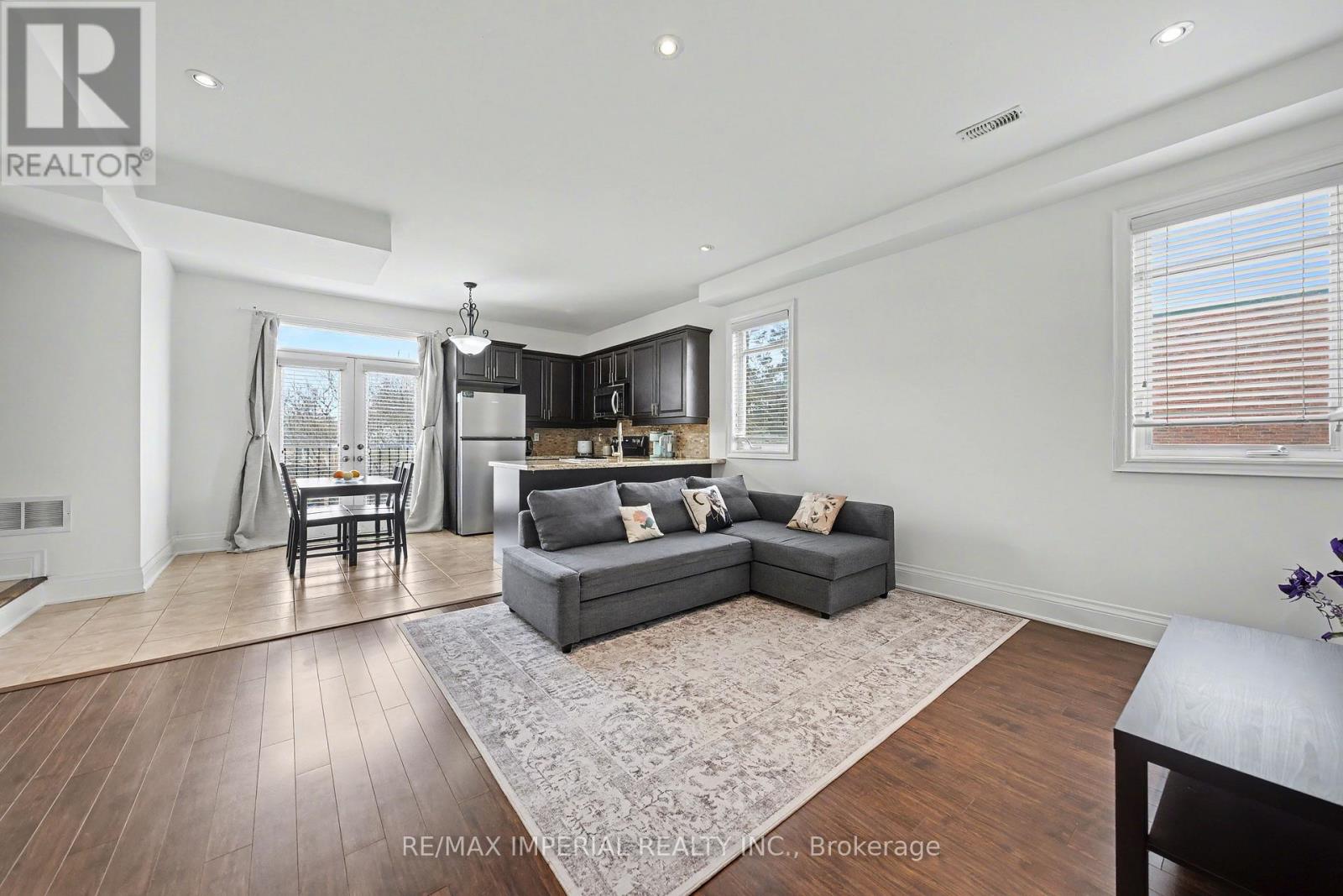 #2 2964 ISLINGTON AVENUE - 6