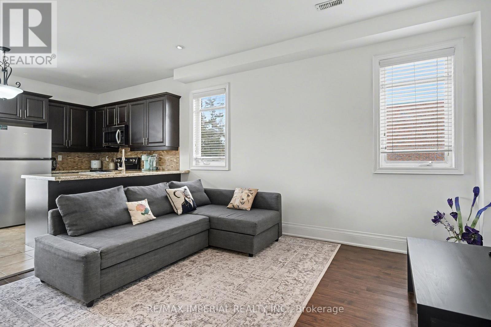 #2 2964 ISLINGTON AVENUE - 8
