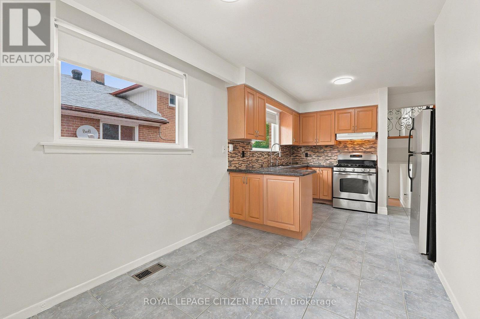 53 GRAMPIAN CRESCENT - 12