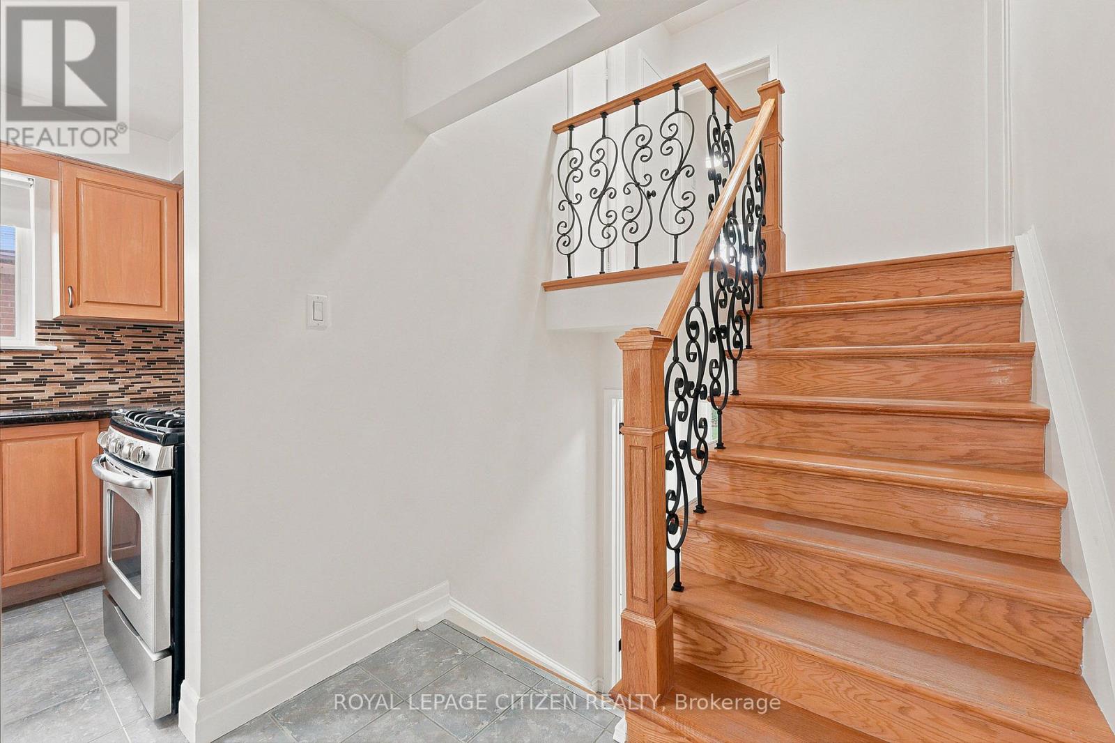 53 GRAMPIAN CRESCENT - 13