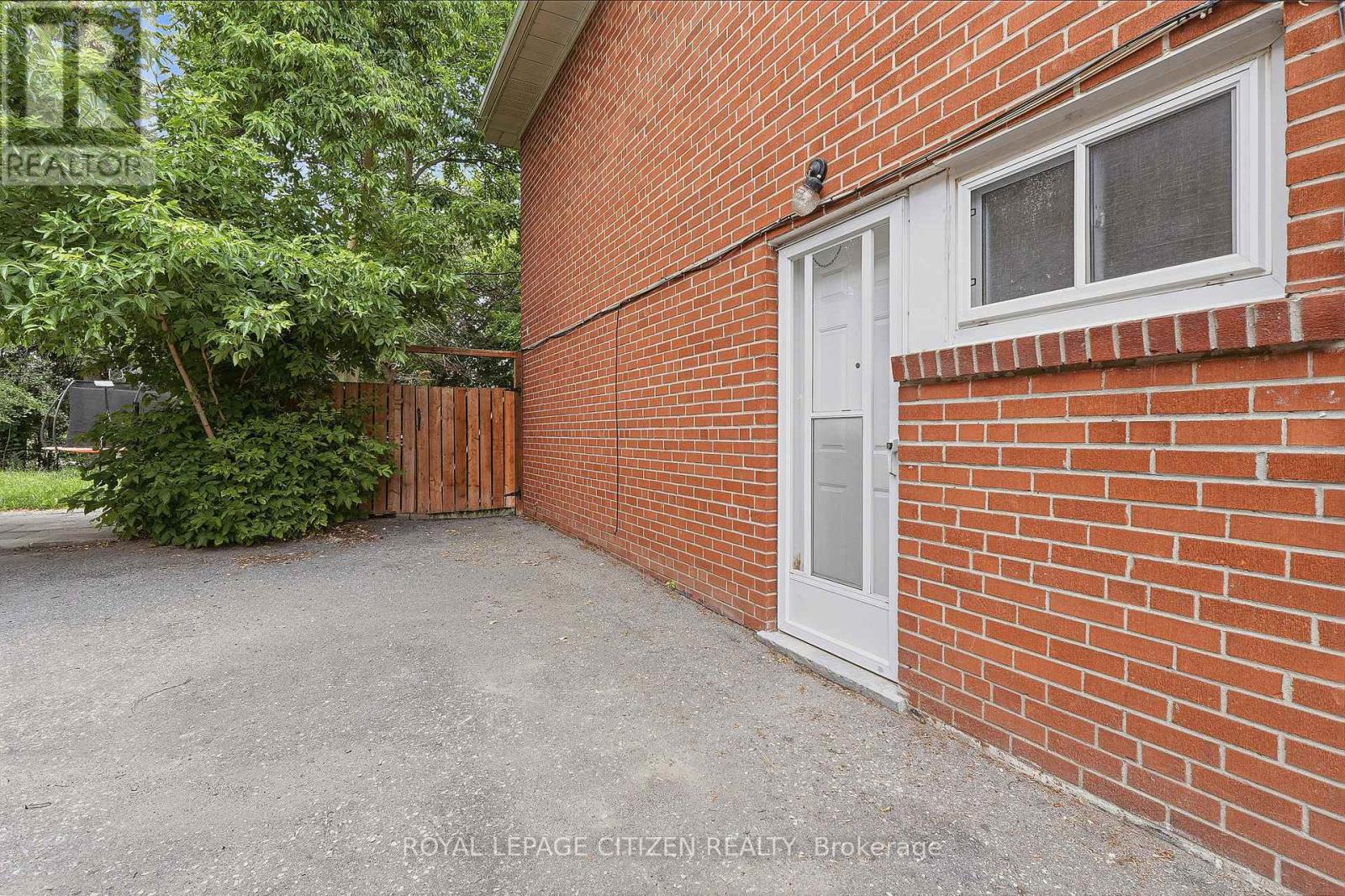 53 GRAMPIAN CRESCENT - 27