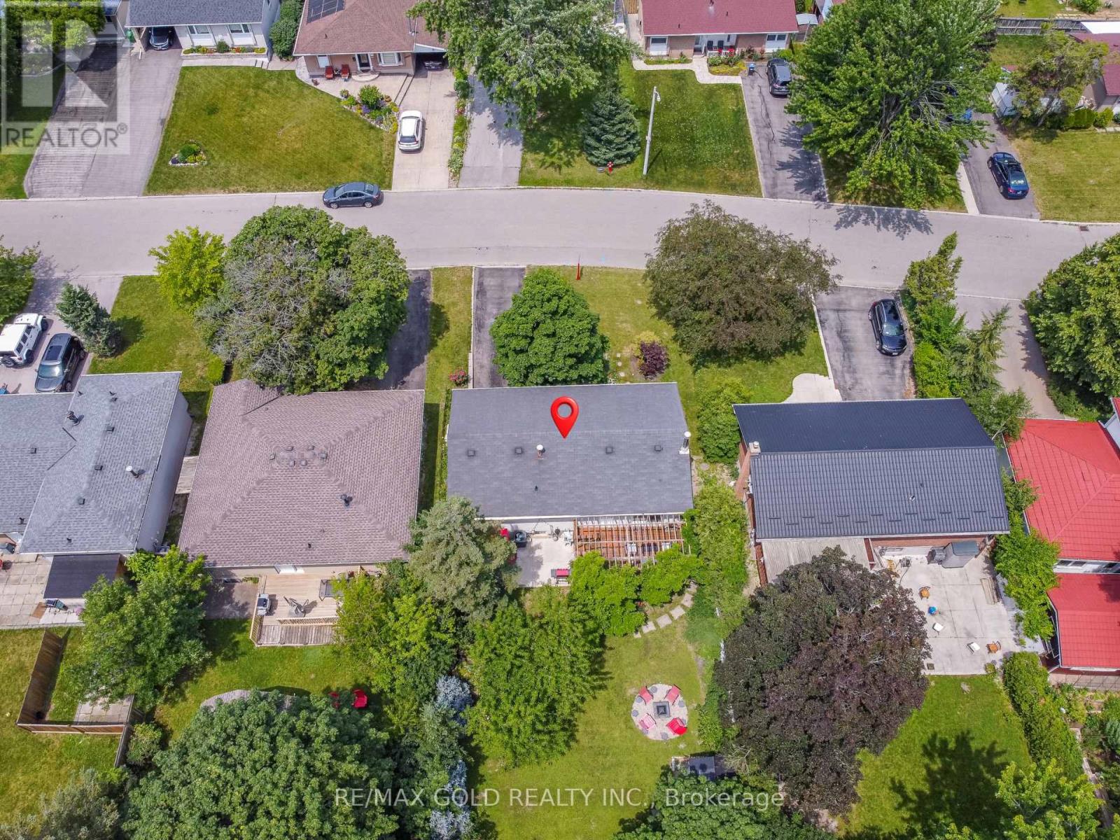 18 DRURY CRESCENT - 4