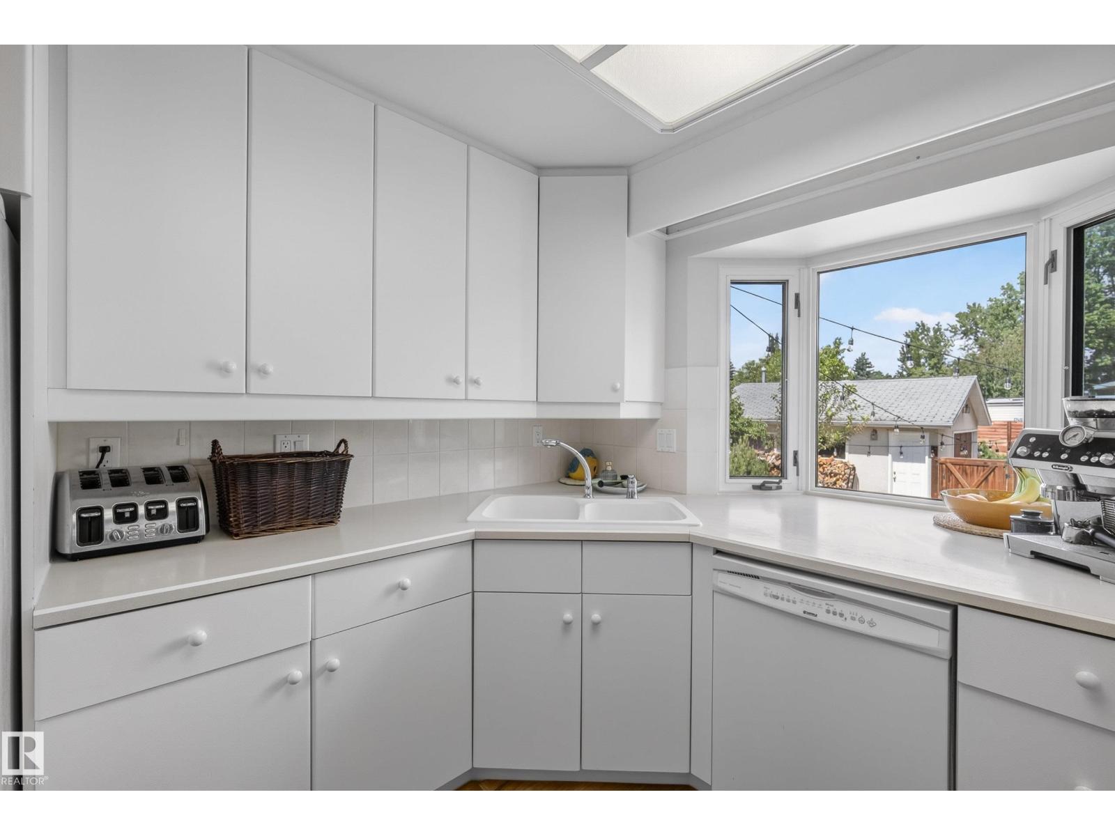 10936 35A AV NW — photo 13