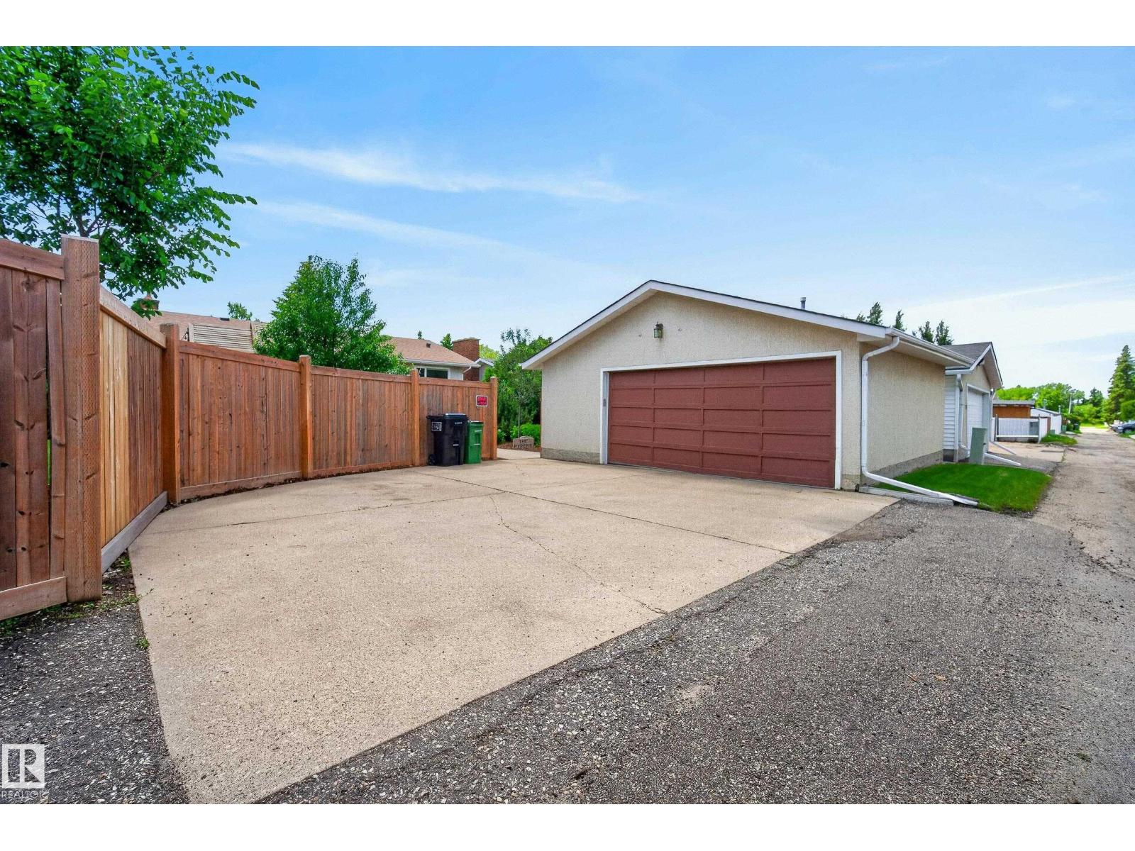 10936 35A AV NW — photo 45