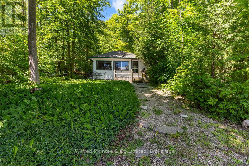 48 MAPLE DRIVE - 13