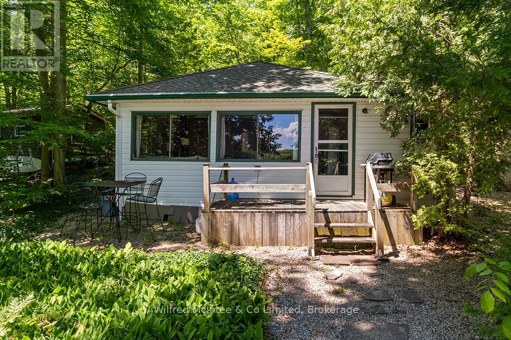 48 MAPLE DRIVE - 25