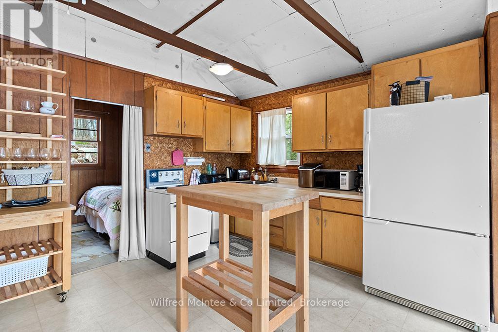 48 MAPLE DRIVE - 31