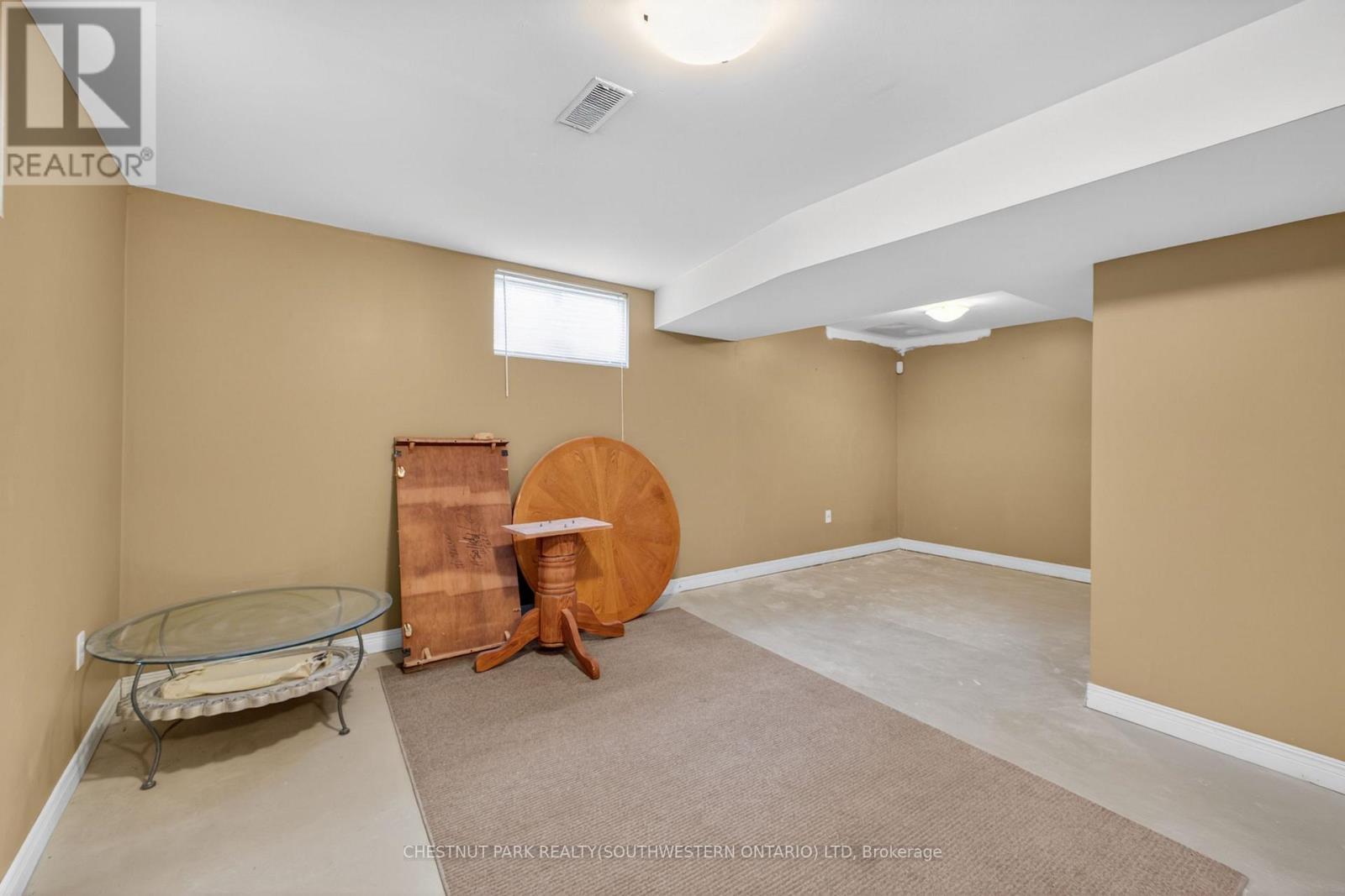 24 LAKESIDE PLACE E - 37