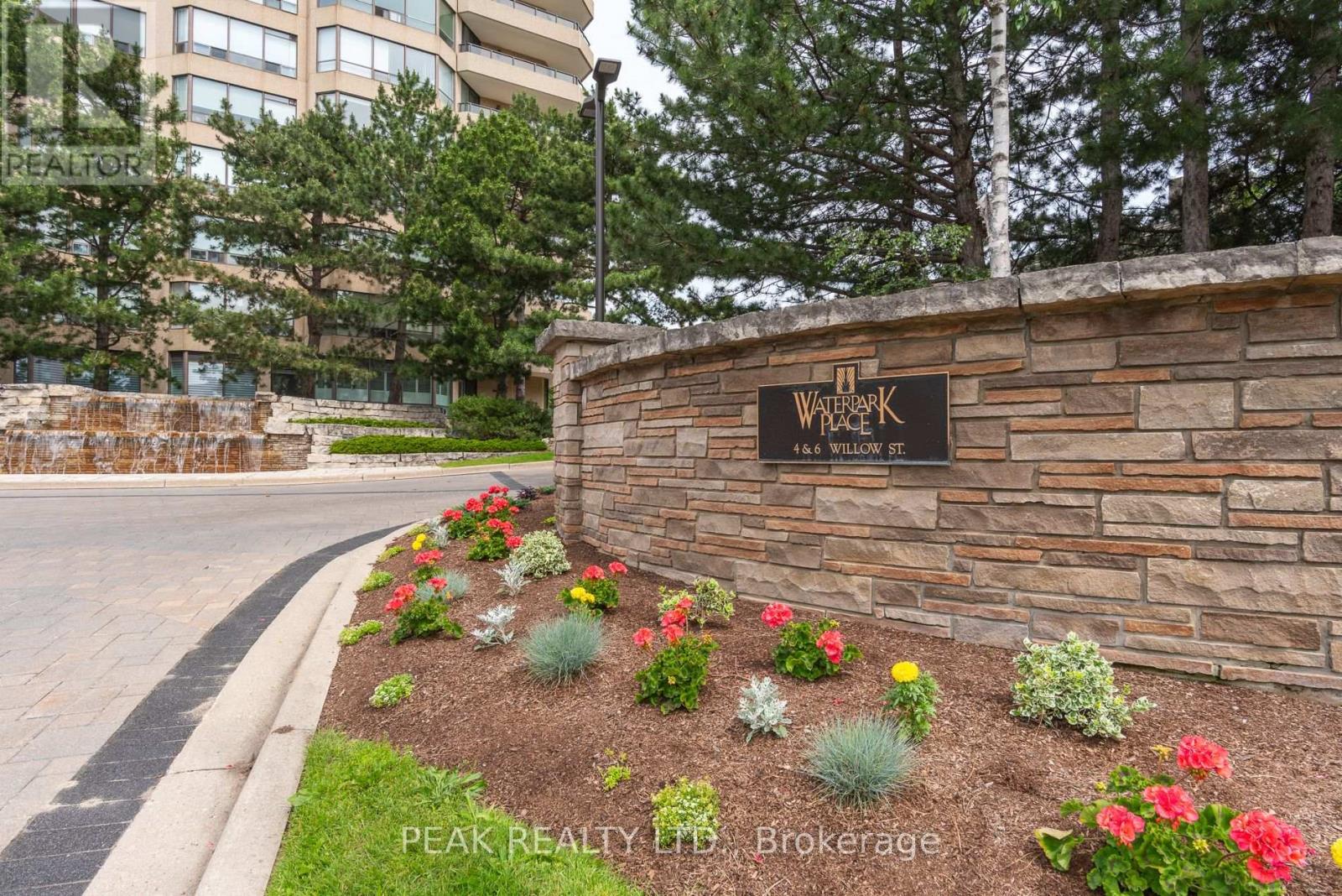 1603 - 6 WILLOW STREET — photo 1