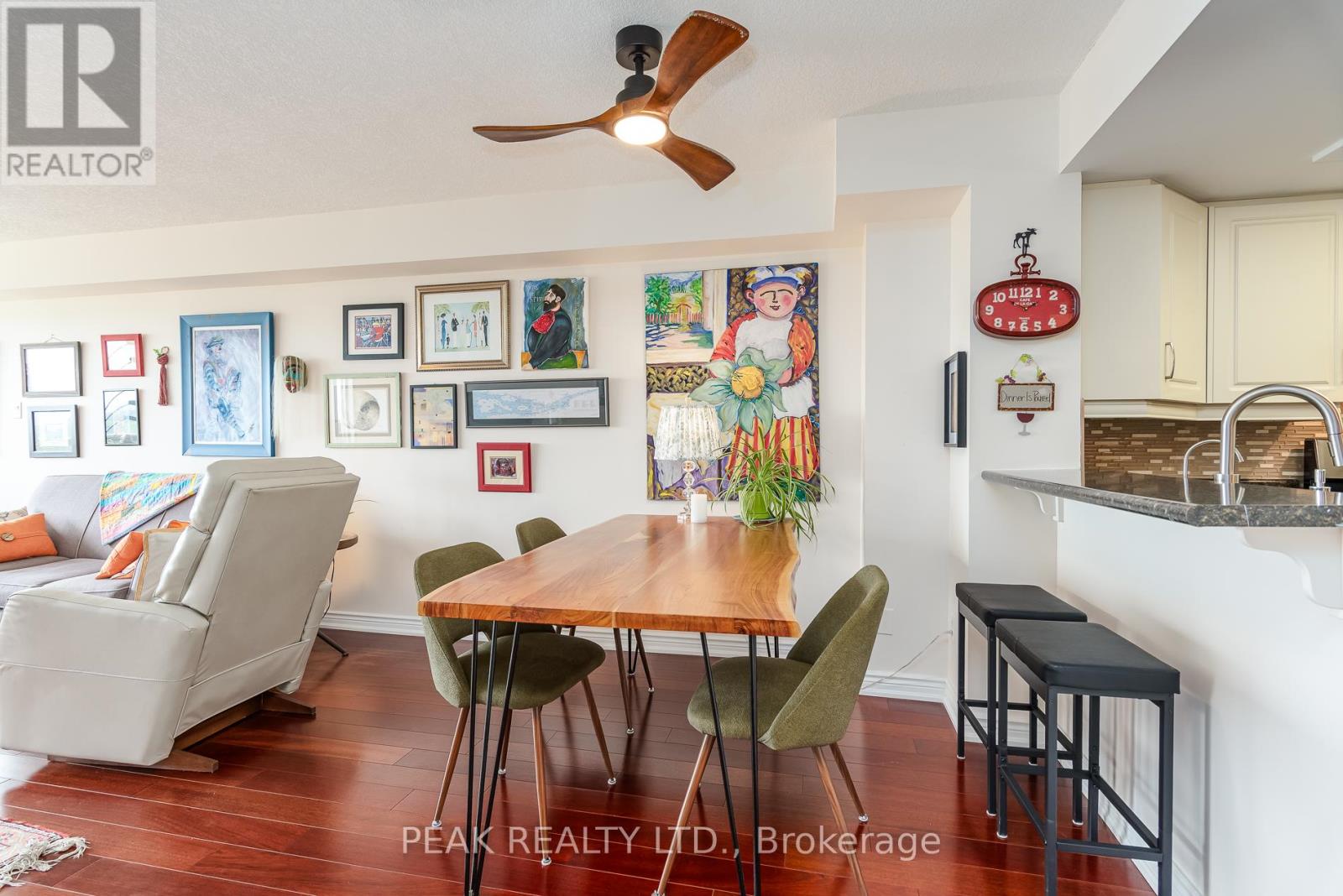 #1603 6 WILLOW STREET - Image 12