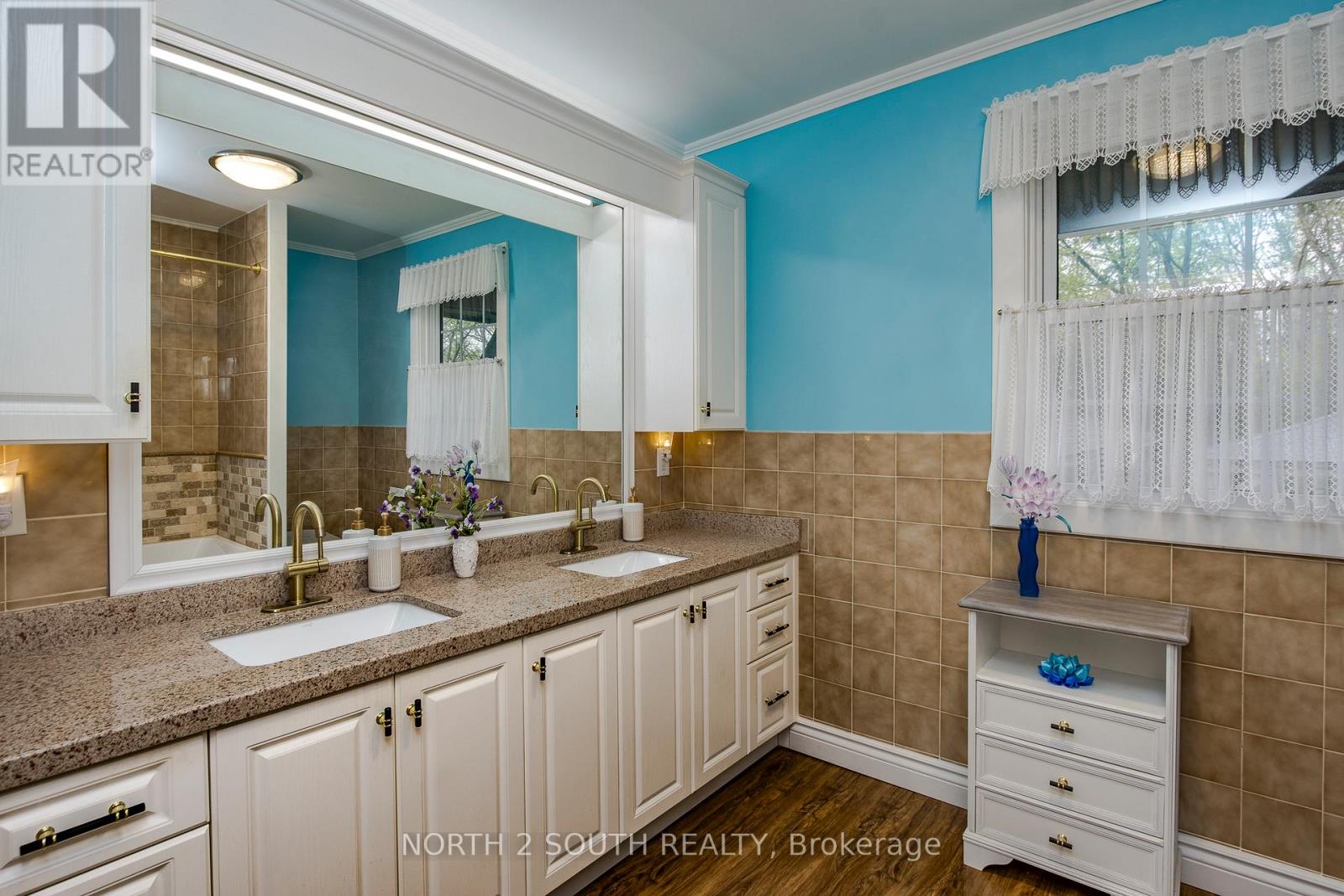 1146 HONEY HARBOUR ROAD - 17