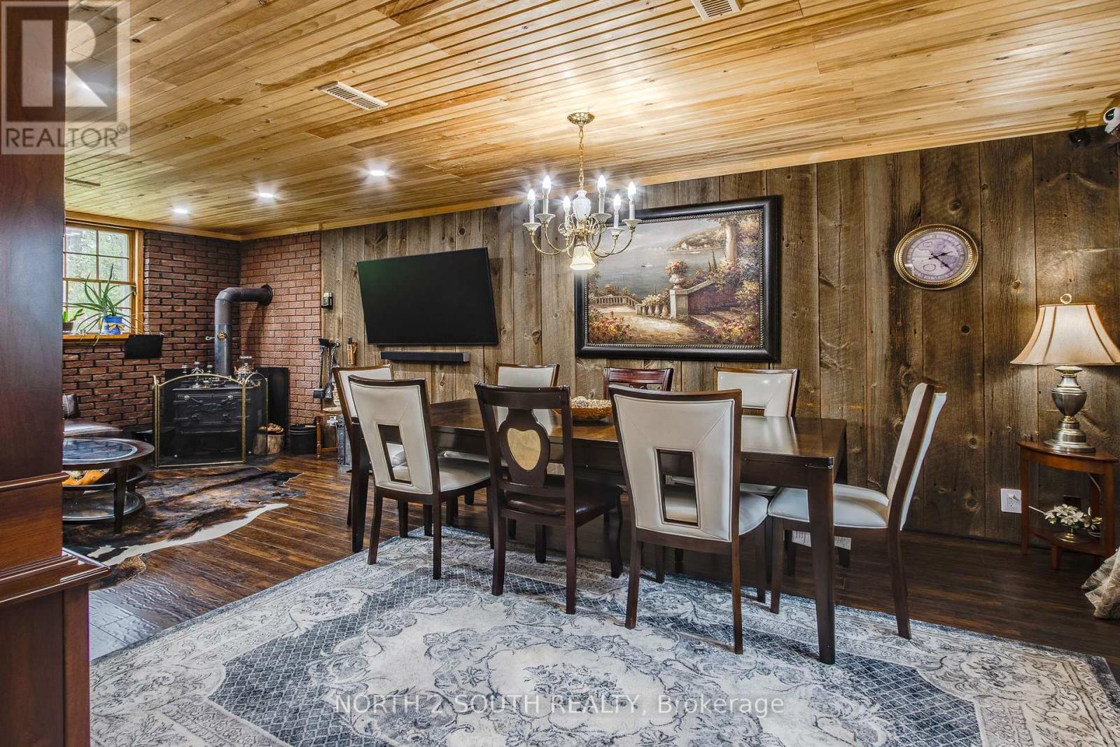 1146 HONEY HARBOUR ROAD - 30