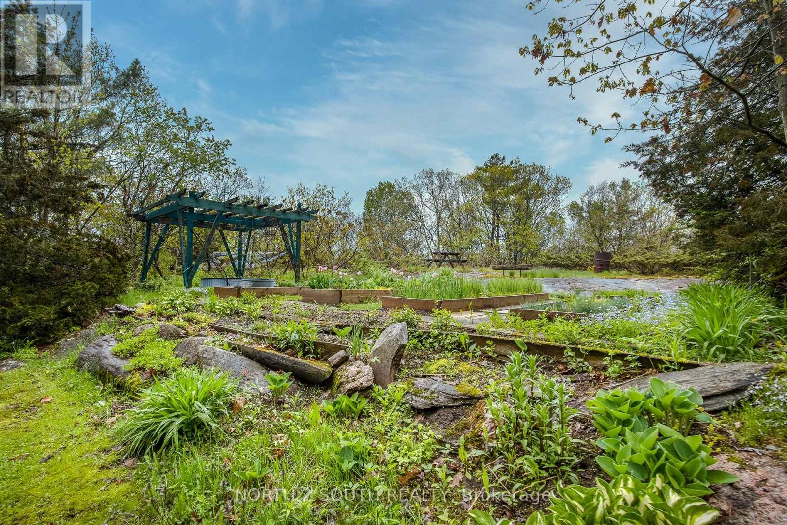 1146 HONEY HARBOUR ROAD - 39