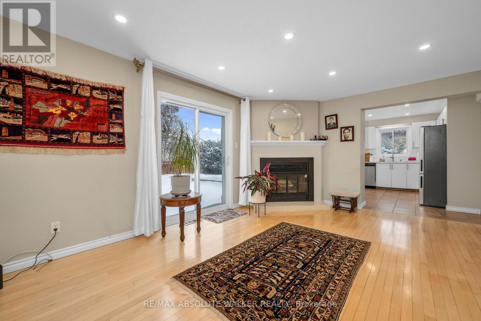 1849 MONTEREAU AVENUE - 17
