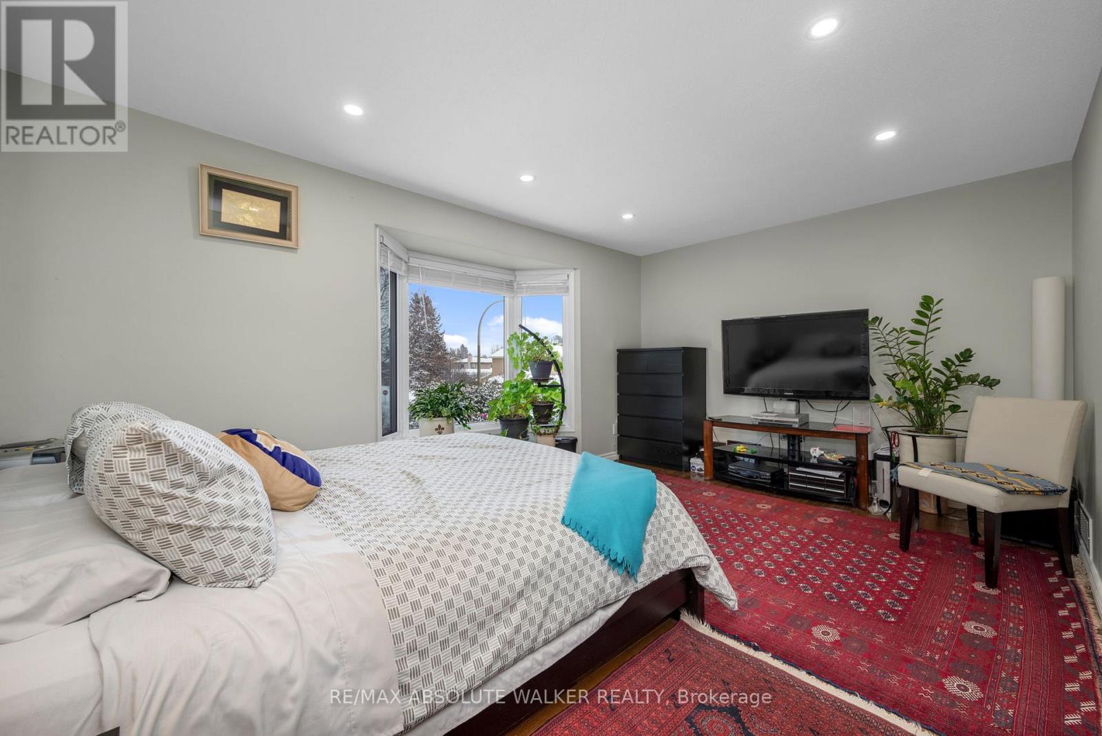 1849 MONTEREAU AVENUE - 22