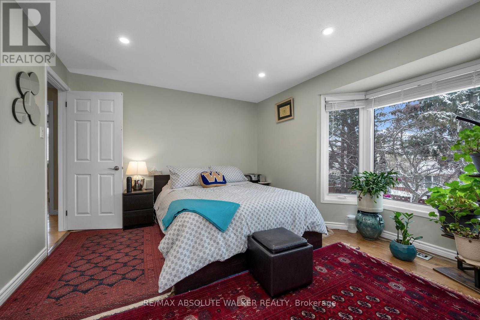 1849 MONTEREAU AVENUE - 25
