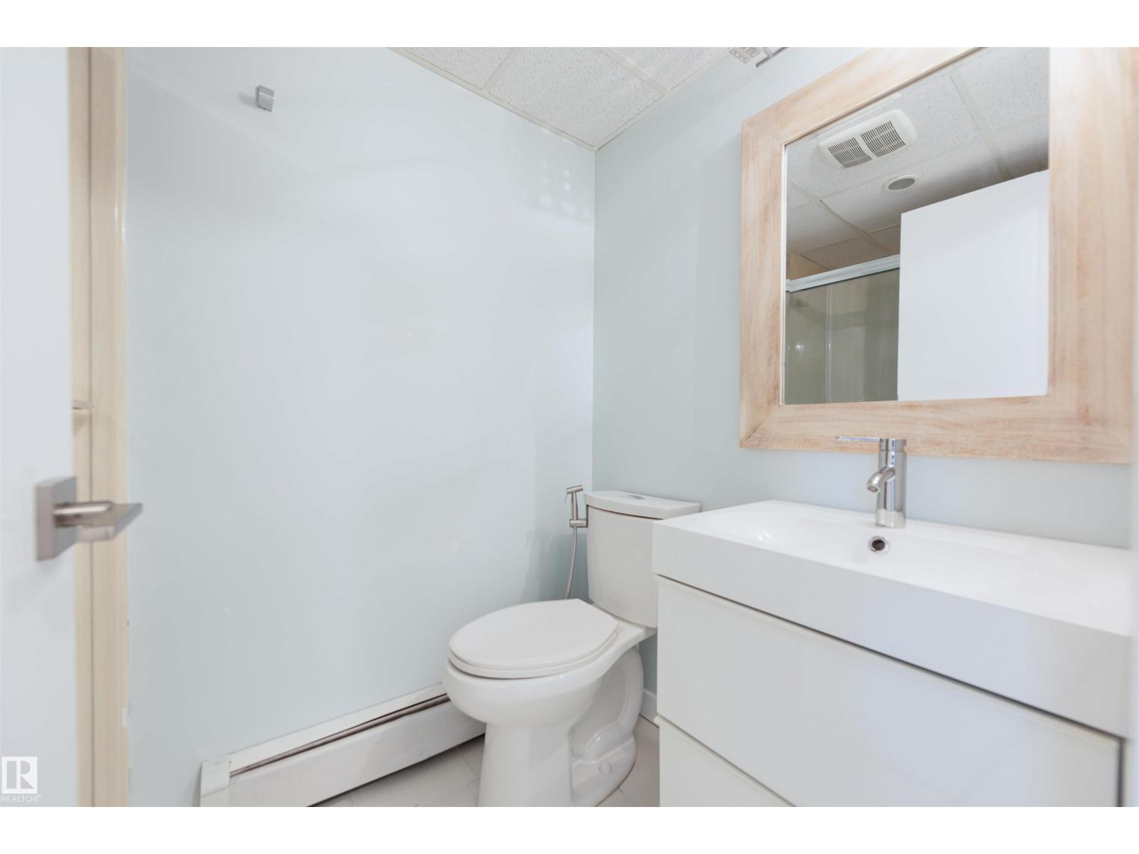 #1 10032 113 ST NW - 11