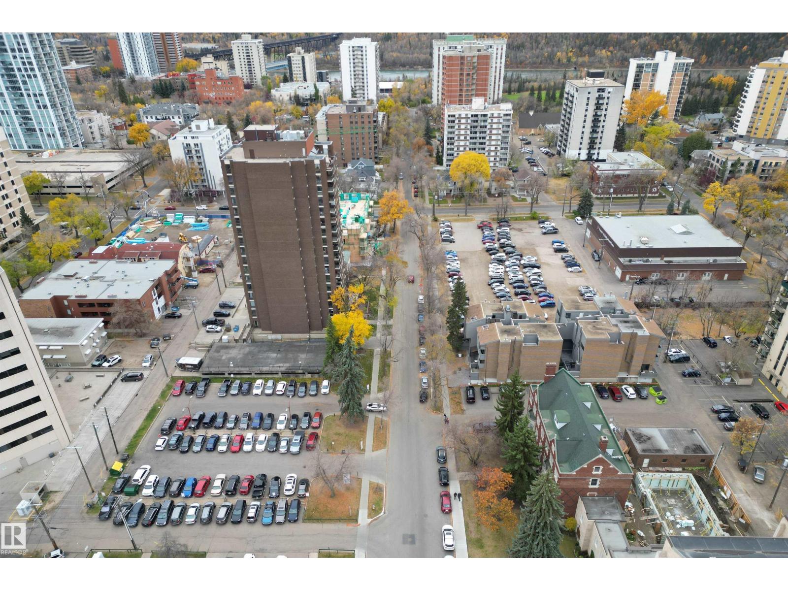 #1 10032 113 ST NW - 24