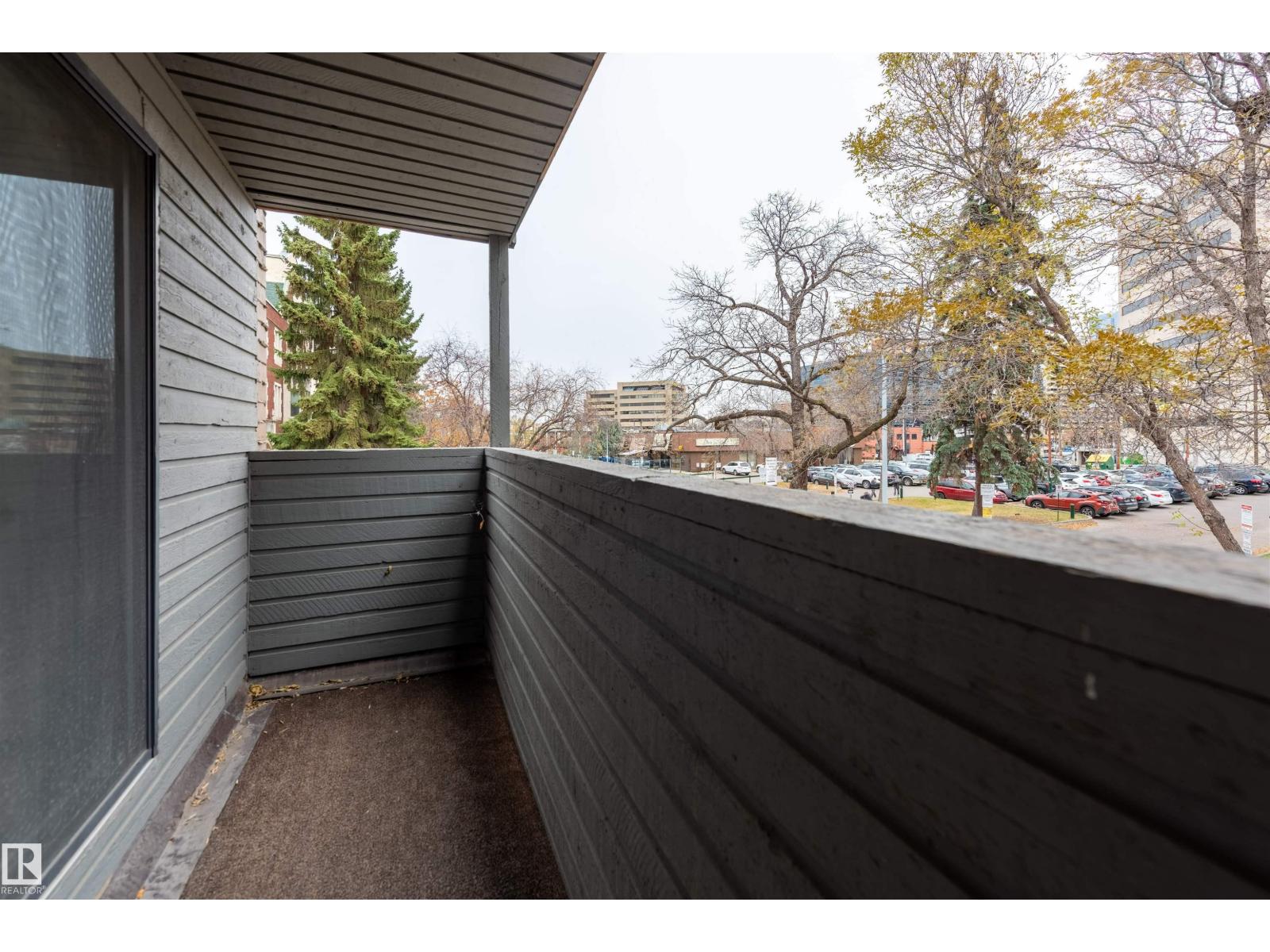 #1 10032 113 ST NW - 19