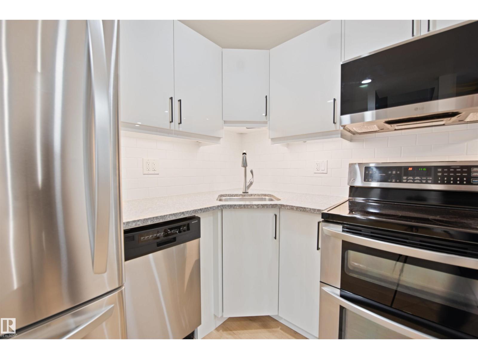 #1 10032 113 ST NW - 20