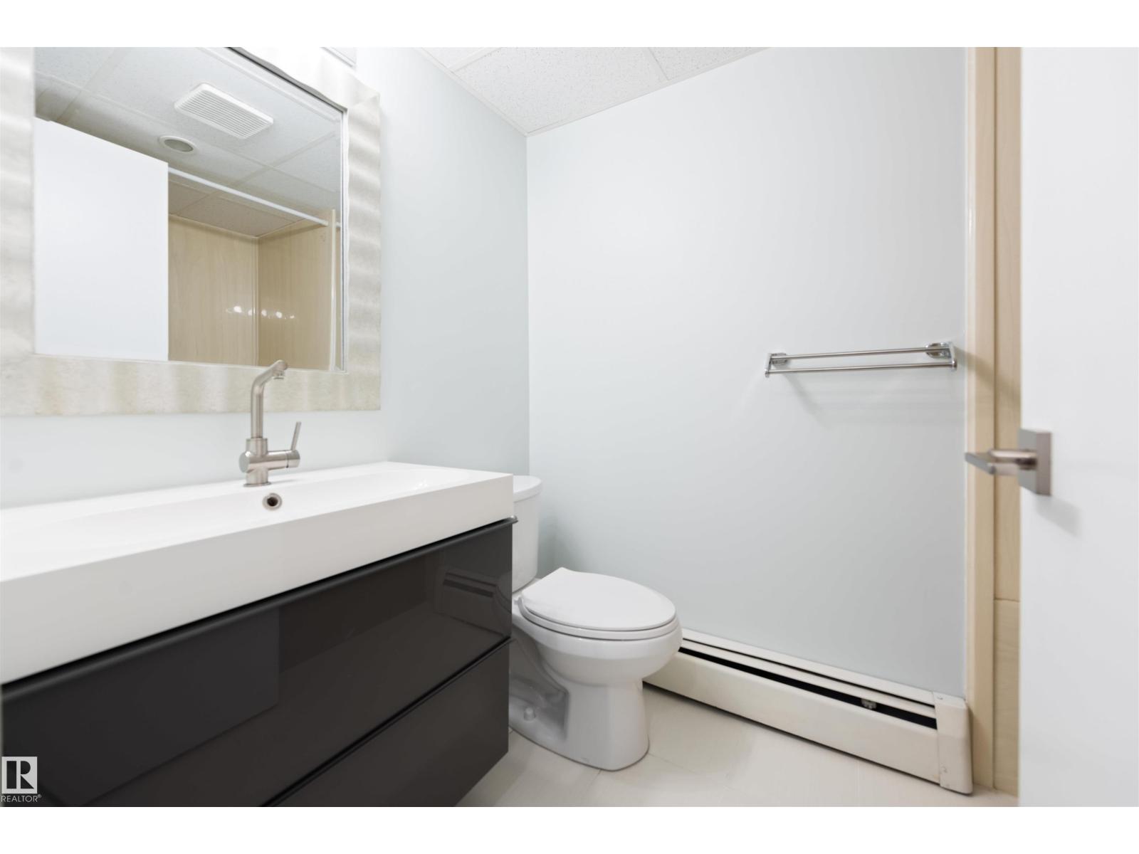 #1 10032 113 ST NW - 16