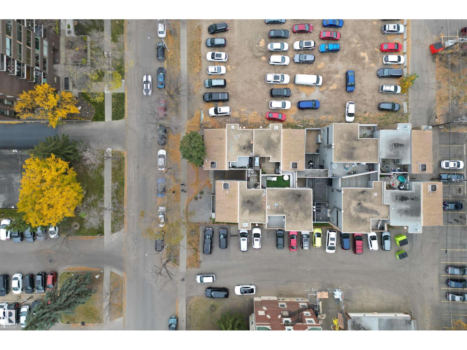 #1 10032 113 ST NW - 25