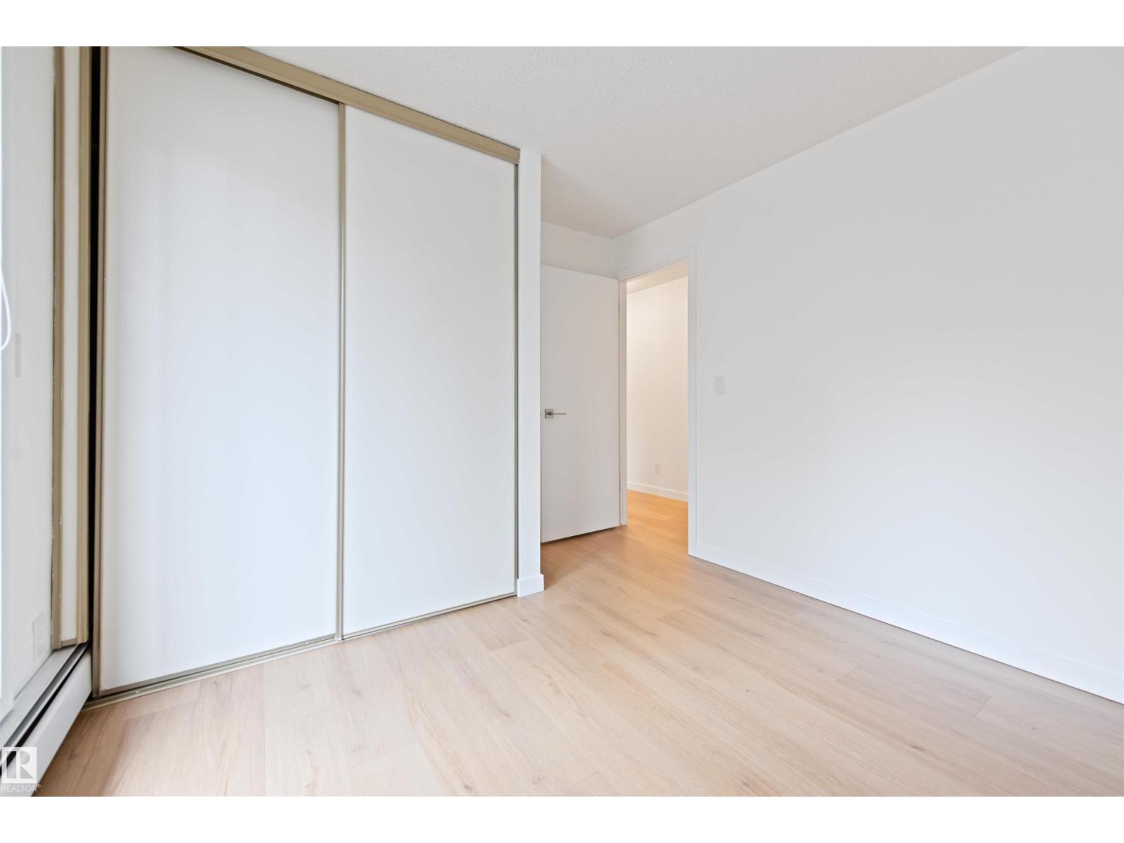 #1 10032 113 ST NW - 18