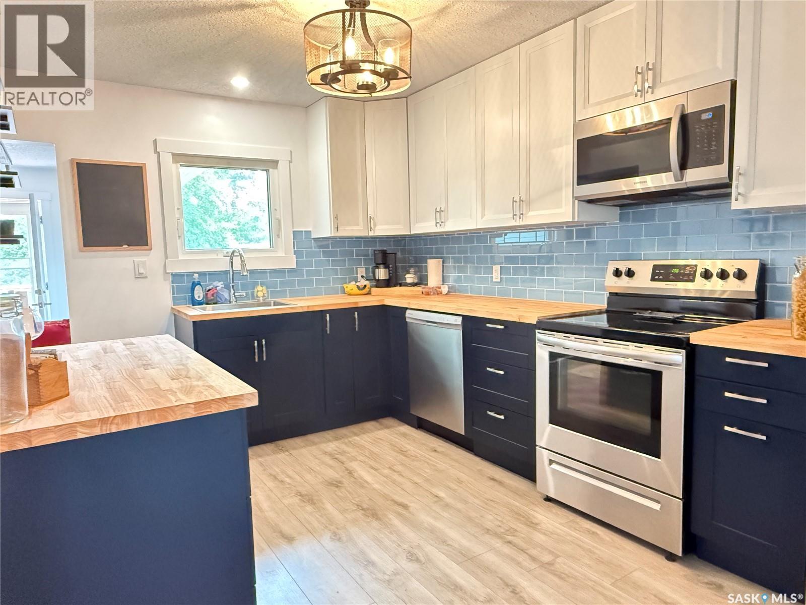 615 Windsor STREET - 3