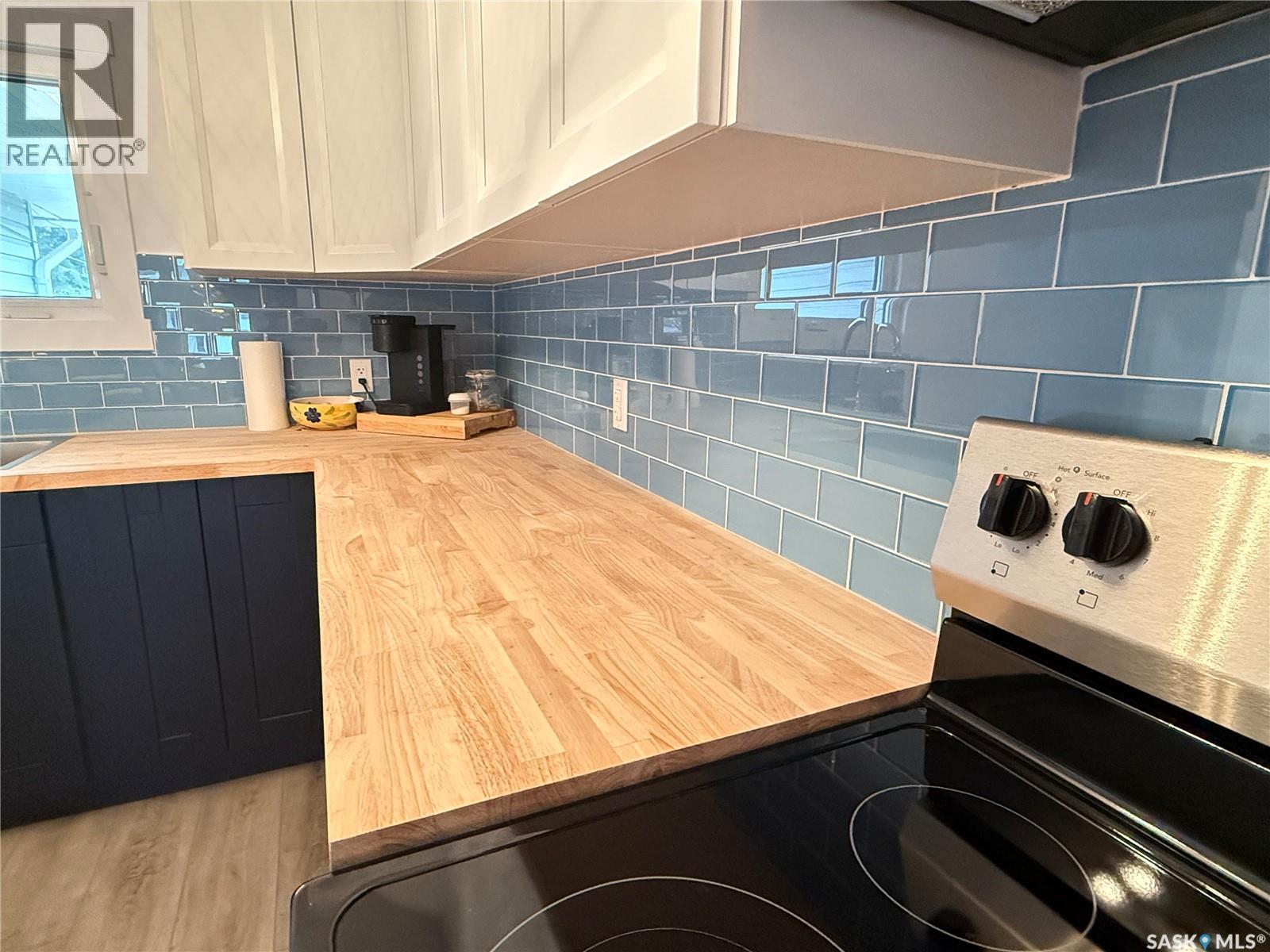 615 Windsor STREET - 4