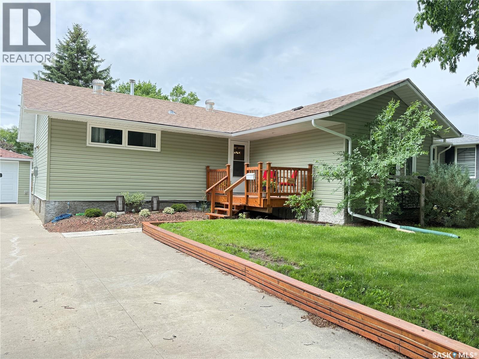 615 Windsor STREET - 2