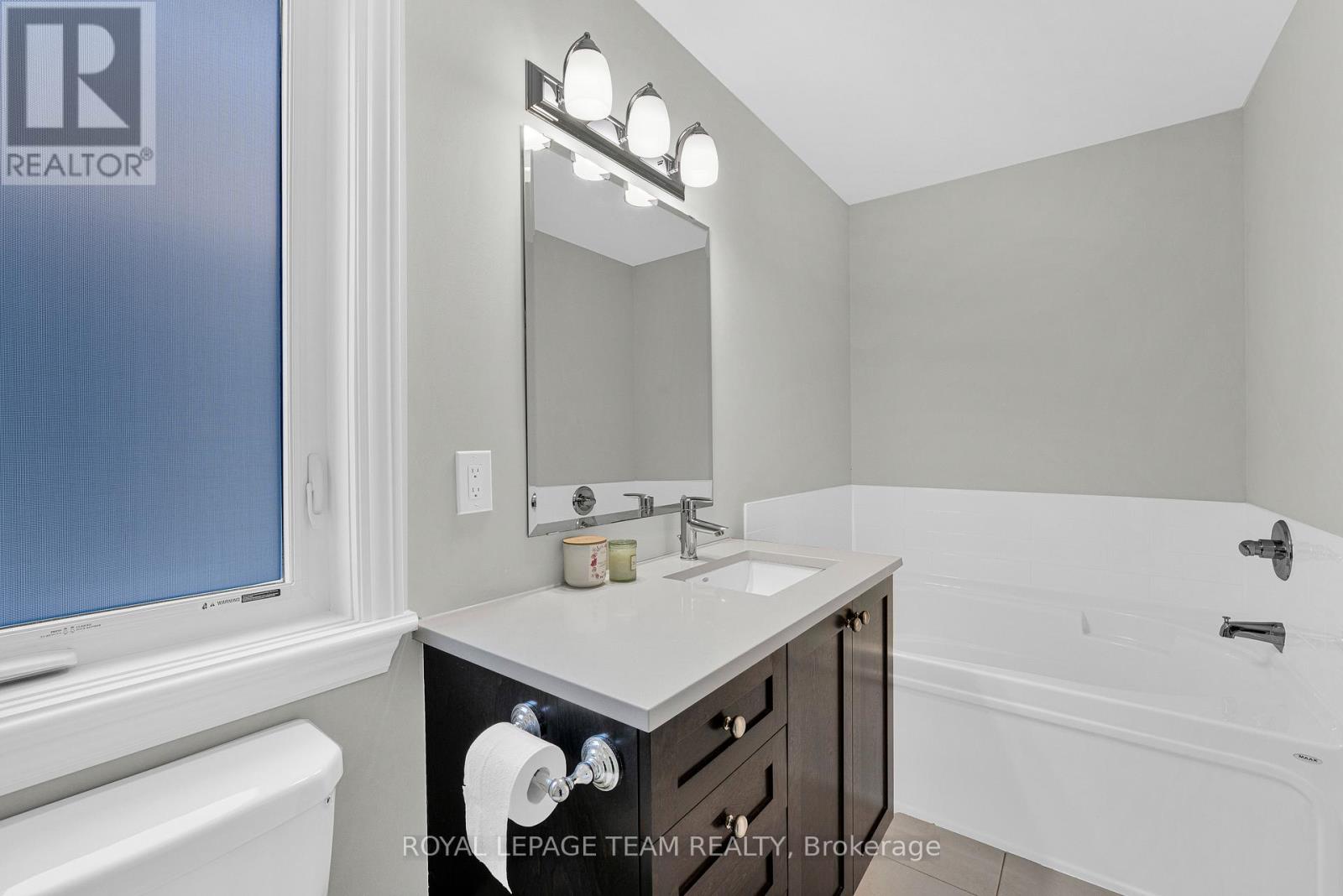 534 STARGAZER CRESCENT - 34
