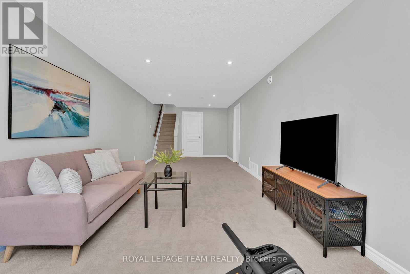 534 STARGAZER CRESCENT - 41