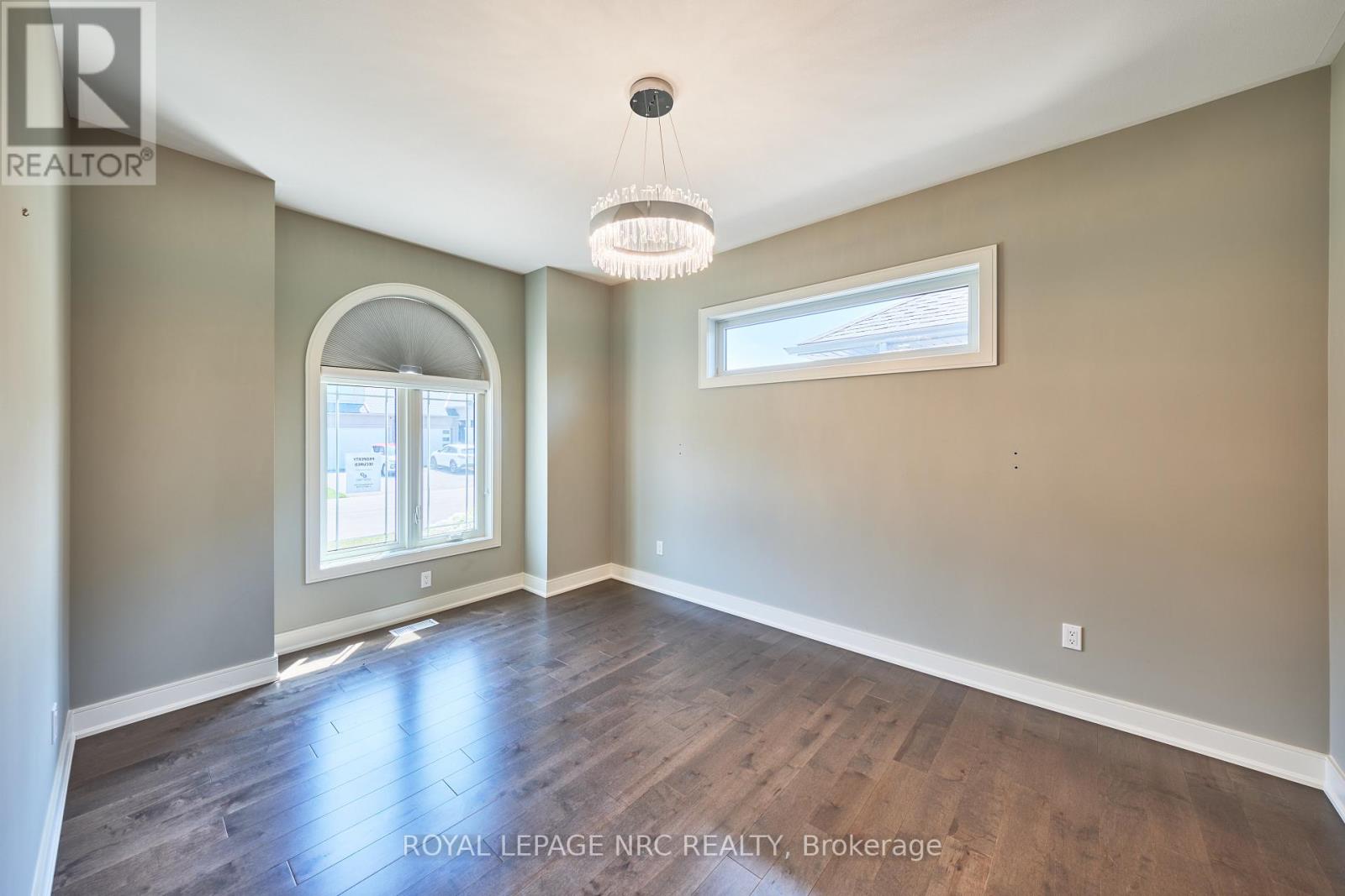 53 CARRICK TRAIL - 12