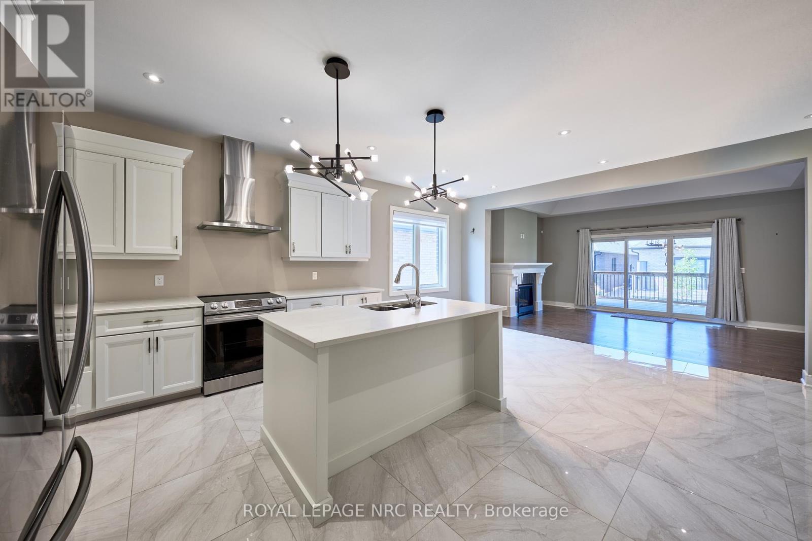 53 CARRICK TRAIL - 15