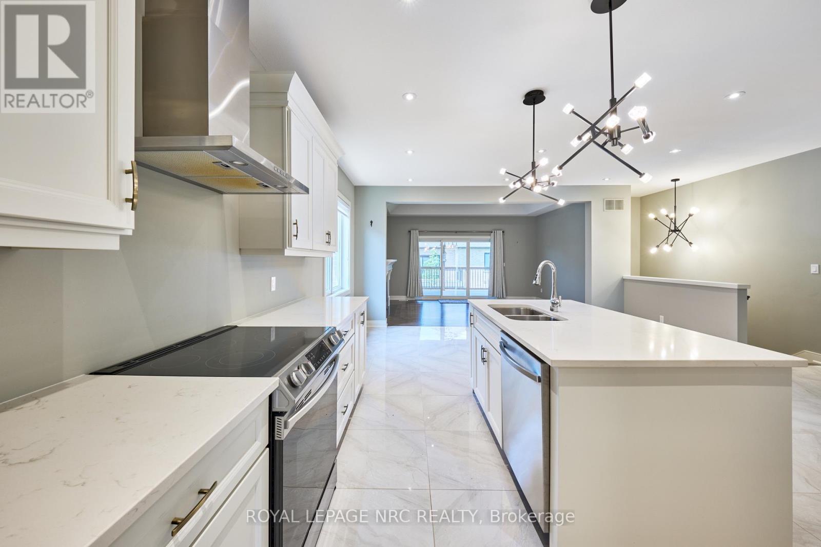 53 CARRICK TRAIL - 18