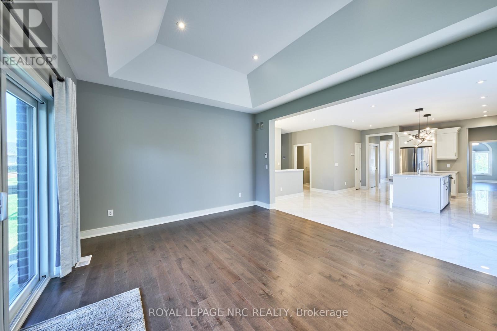 53 CARRICK TRAIL - 26