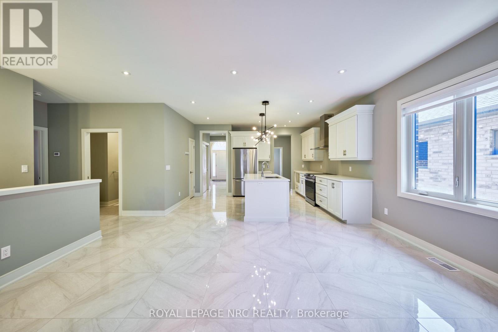 53 CARRICK TRAIL - 31